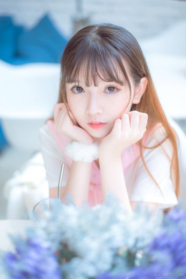 “哼！”刘璋面色难看的看向孟达：“那不知道孟达将军准备处置我？”